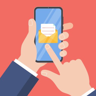 El ile onay işareti Ok işaretçi finge siyah cep telefonu tutarak