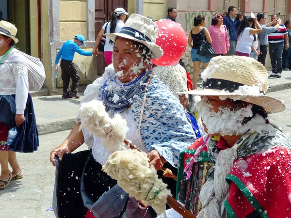 Cuenca Εκουαδόρ Φεβρουαρίου 2016 Αποκριάτικη Παρέλαση Στην Πόλη Κουένκα Αυτόχθονες — Φωτογραφία Αρχείου