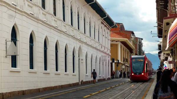 Cuenca Ecuador Febrero 2020 Tranvía Rojo Ciudad Tranvía Calle Gran —  Fotos de Stock