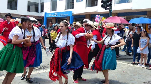 Cuenca Ecuador April 2019 Folkdansare Kostymer Typiska För Azuay Provinsen — Stockfoto