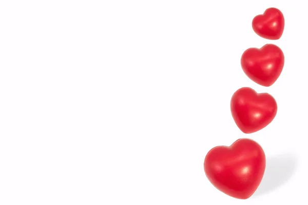 Corazón rojo sobre fondo blanco con espacio para copiar. Día de San Valentín jalá — Foto de Stock