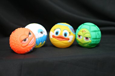 Kauçuk oyuncaklar hakkında evde beslenen hayvan levazım