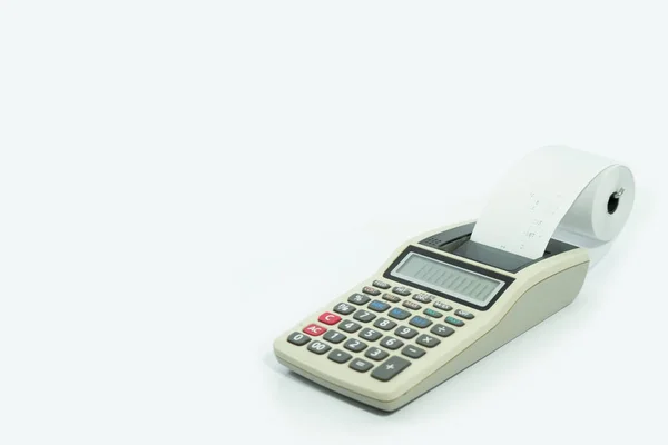 Калькулятор з надрукованою квитанцією на ізольованому білому — стокове фото