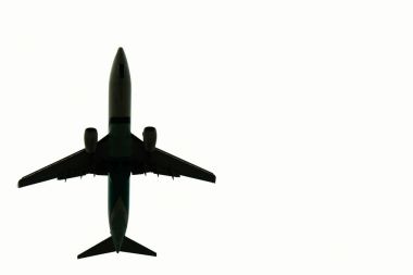 beyaz arkaplanda uçak.