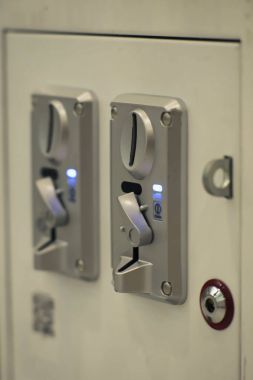 Madeni para kutusu kesici makine