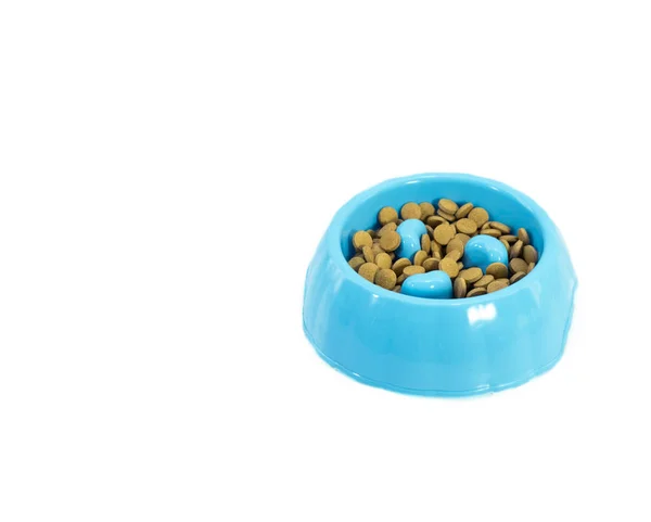 Huisdier bowl met droog voedsel geïsoleerd op wit. — Stockfoto