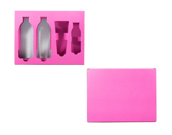 ピンクのフォントと分離白に戻って段ボール箱のパッケージ. — ストック写真