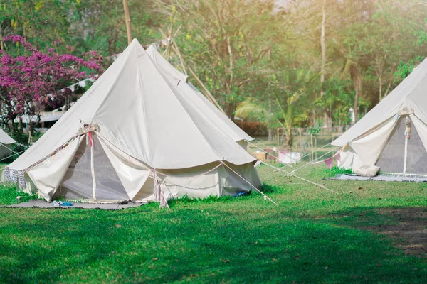 Camping Vintage Para turistas con naturaleza . —  Fotos de Stock