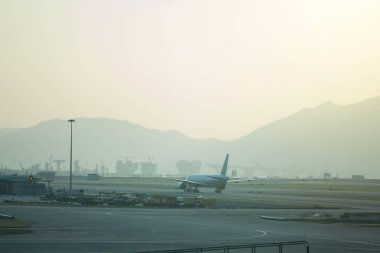 Bulanık Havaalanı pist uçaklarda ile.