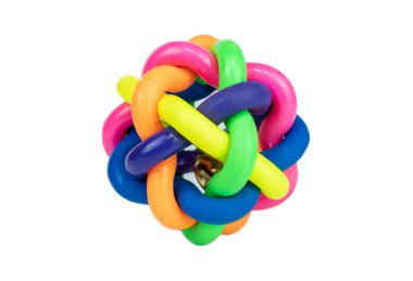 İzole edilmiş beyaz arkaplanda lastik top