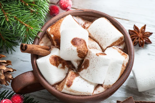 Christmas hot chocolate with marshmallow — Stock Photo, Image