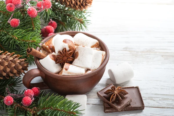 Christmas hot chocolate with marshmallow — Stock Photo, Image
