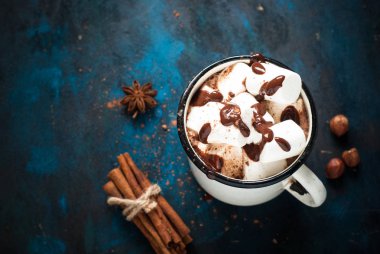 Çikolata hatmi kupa ile.