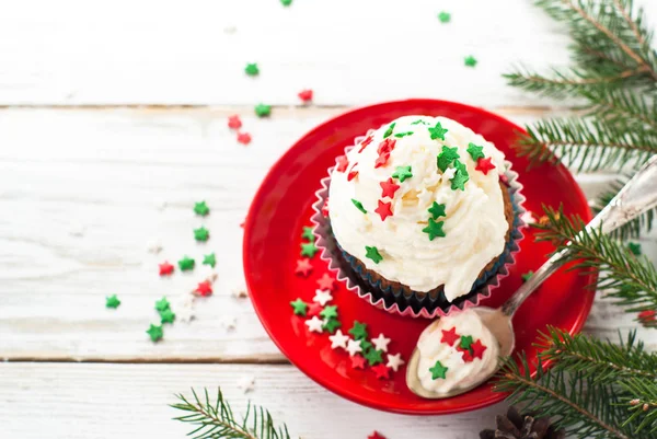 Bolinhos de Natal com chantilly — Fotografia de Stock