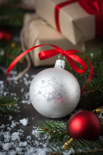 Boules et décorations de Noël — Photo