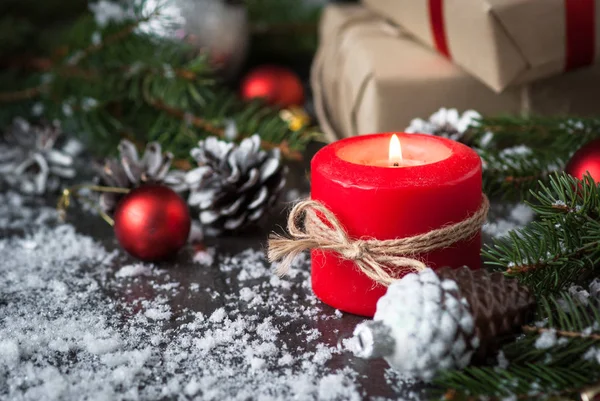 Regalo de vela de Navidad y decoraciones — Foto de Stock