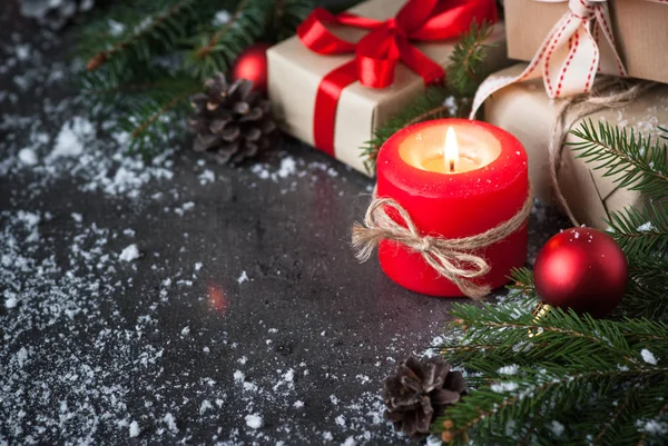 Regalo de vela de Navidad y decoraciones — Foto de Stock