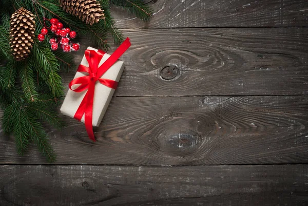 크리스마스 장식 선물 전나무 나무 가지 — 스톡 사진