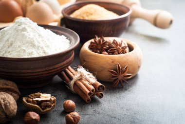 Pişirme yemek pişirmek için malzemeler.