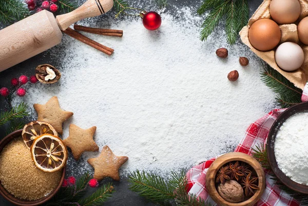 Zutaten zum Kochen von Weihnachtsgebäck. — Stockfoto