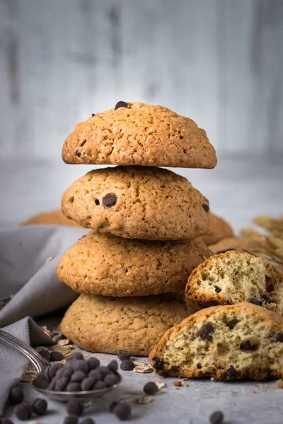 Een stapel koekjes met havermout — Stockfoto