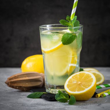 Limonata geleneksel yaz içeceği.