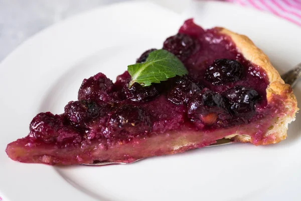 Sweet cherry cake pie tart. — Stock Photo, Image