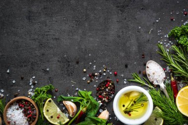 Baharat otlar ve Yeşiller seçim. 