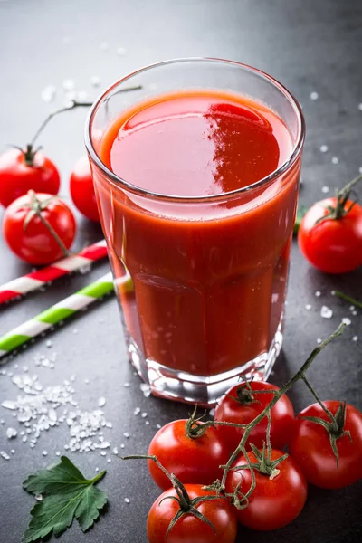 Färsk tomatjuice — Stockfoto