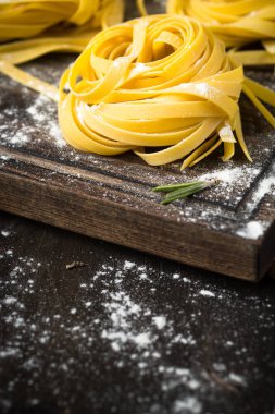 İtalyan ham ev yapımı makarna tagliatelle.