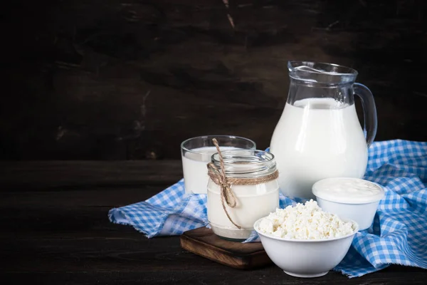 Selezione prodotti lattiero-caseari — Foto Stock