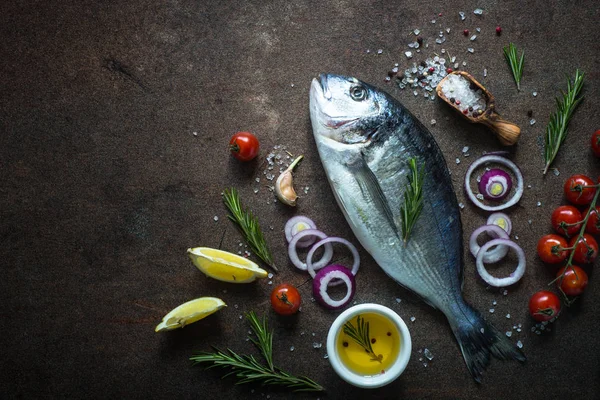 Dorado and ingredients for cooking — Stock Photo, Image