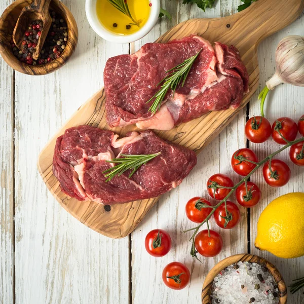 Beef steak with ingredients — Stock Photo, Image
