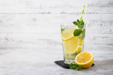 Limonata. Geleneksel yaz içeceği.