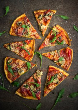 Geleneksel İtalyan pizzası