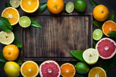 Taze narenciye meyve ürün yelpazesine siyah. 