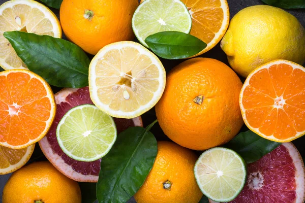 Fresh citrus fruit assortment. — Stock Photo, Image