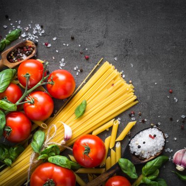 Yemek yapmak için malzemeler.