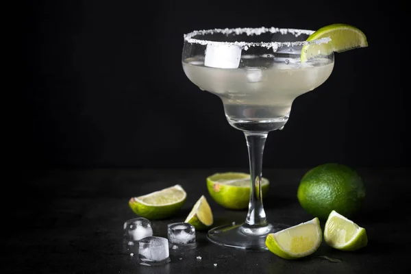 Margarita Cocktail su Black — Foto Stock