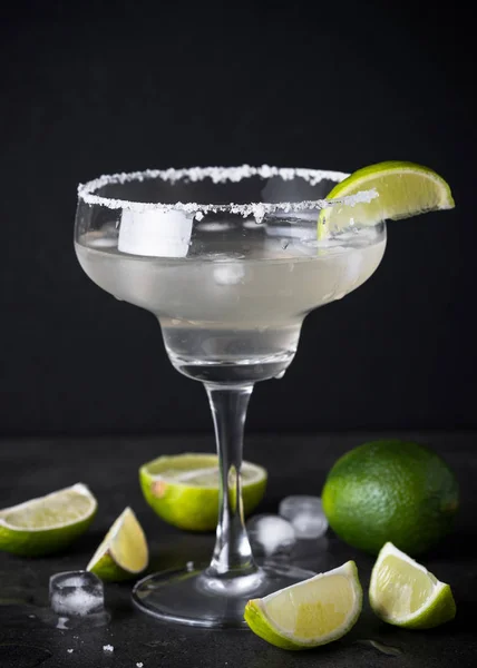 Margarita Cocktail su Black — Foto Stock