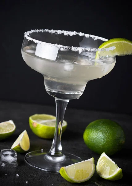 Margarita Cocktail su Black — Foto Stock