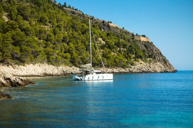 Yelkenli yat marina için yapılan çok güzel. Akdeniz, Yunanistan