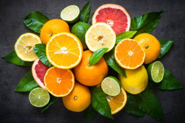 Taze narenciye meyve ürün yelpazesine siyah. 