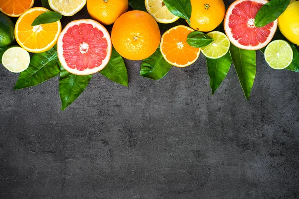 Taze narenciye meyve ürün yelpazesine siyah. 