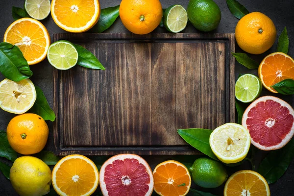 Taze narenciye meyve ürün yelpazesine siyah. 