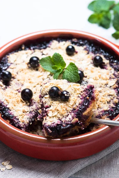 Ev yapımı Siyah frenk üzümü parçalamak pasta.