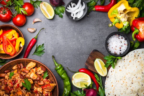 Főzés mexikói taco bab hús és a zöldségek. — Stock Fotó