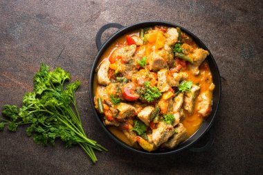 Taze et. Çiğ domuz eti biftek.