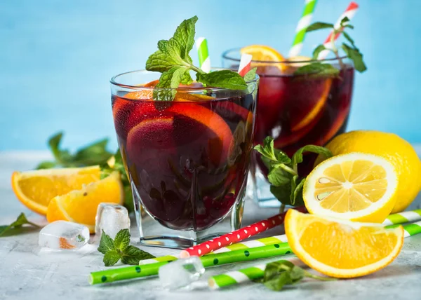 Sangria with fruit mint and ice. — Stock Photo, Image