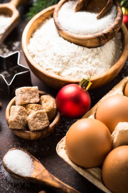 Noel yemeği pişirmek için gerekli malzemeler